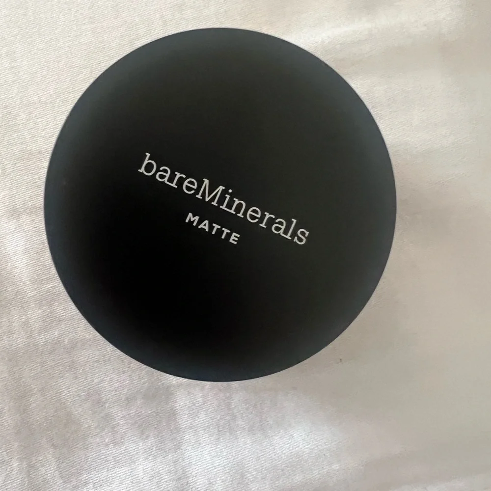 Bareminerals Matte powder foundation FAIR IVORY 02 NWT